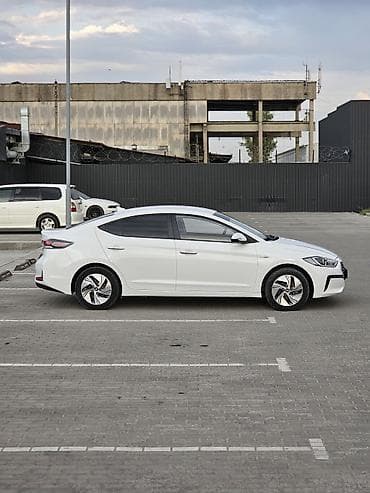 sprinter 516: Hyundai Elantra: 2020 г., 1.6 л, Автомат, Гибрид, Седан — 4