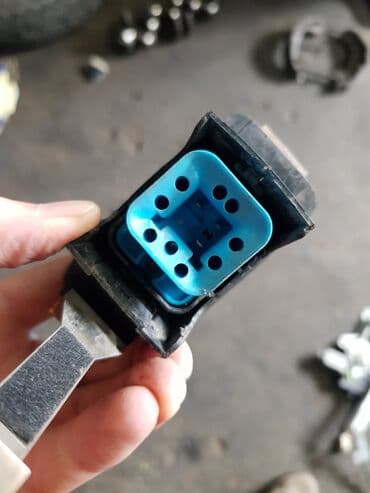 сколько стоят электронные часы: Mitsubishi Pajero IO кнопка стеклоподьемника, Митсубиси Паджеро Ио — 3