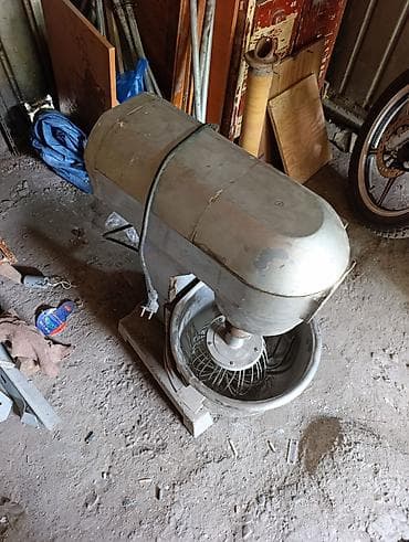 смесь мороженое: Промышленный тестомес и миксер,два в одном,нужен ремонт,надо — 1