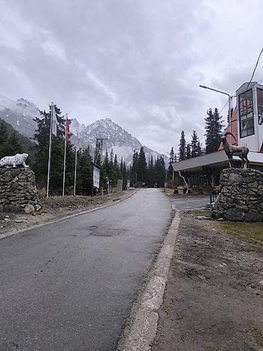 silk way: Легковое авто, Пункт назначения: Аэропорт Манас, Количество мест: 5, Лицензия №: ЕСТЬ — 8