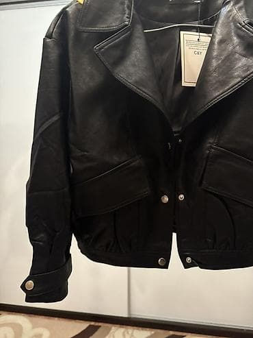 перчатки кожаные: Продаю классную косуху размер S. Цена👍 — 2