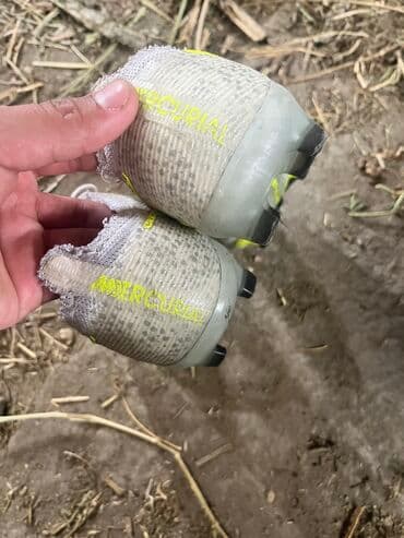 брендовая одежда бишкек: Мужские кроссовки, 38, Nike, Б/у, цвет - Белый, Самовывоз — 1