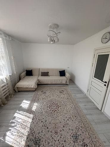 osh flat: 1 комната, 41 м², Городская больница №4 (ул. Айни) Индивидуалка, 5 этаж, Свежий ремонт — 1