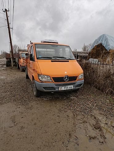 Mercedes-Benz Sprinter (дубль кабина) объём двигателя 2.7 коробка at lalafo.kg Mercedes-Benz Sprinter (дубль кабина) объём двигателя 2.7 коробка