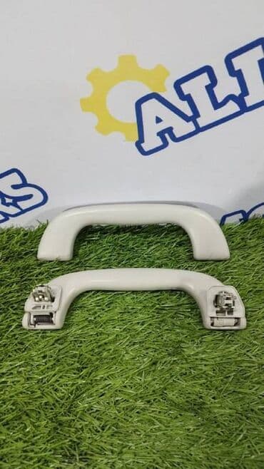 Subaru Forester v-2.0 turbo 2014 год потолочные ручки