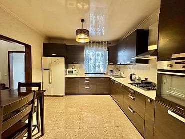 Үйлөр: 🏡 Продаю! Дом 170 м², участок 7,3 сотки - 370 000 $ 📍 Район КНУ — 9
