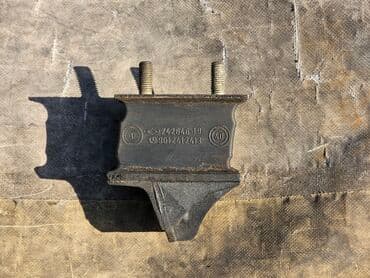 двигател на спринтер: Подушка мотора Mercedes-Benz 1998 г., Б/у, Оригинал, Германия — 2