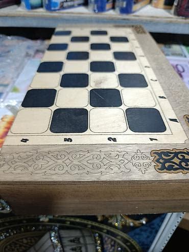 стеклянные шахматы: Деревянные шахматы с резными элементами и фигурками ручной работы - — 6