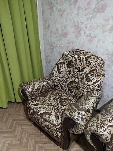 Мебельные гарнитуры: Гарнитур мягкой мебели: диван + два кресла - Состав: трехместный — 5