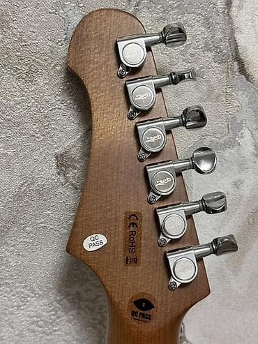 Музыкальные инструменты: Электрогитара JET Guitars + ремень для гитары и каподастр в подарок — 3