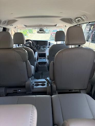 Toyota Sienna: 2020 г., 3.5 л, Автомат, Бензин, Минивэн — 8