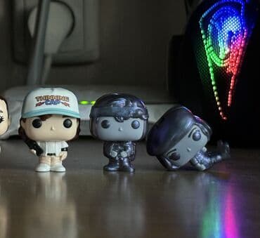 слоны деревянные ручная работа: Коллекционные мини-фигурки по сериалу Stranger Things (Netflix) в — 1