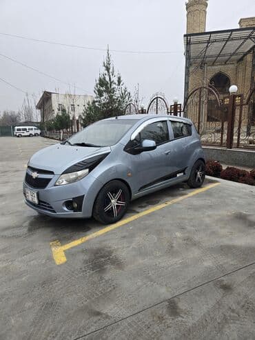 Chevrolet: Chevrolet Spark: 2011 г., 1 л, Механика, Газ, Хэтчбэк — 1