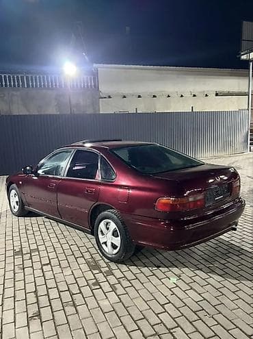 ижара авто: Honda Accord: 1993 г., 2 л, Кол менен иштөөчү, Седан — 2