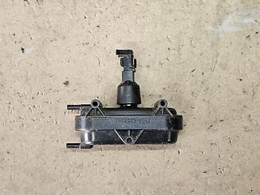 Вакуумный привод замка двери Mercedces-Benz W123, 1983г.в. Оригинал