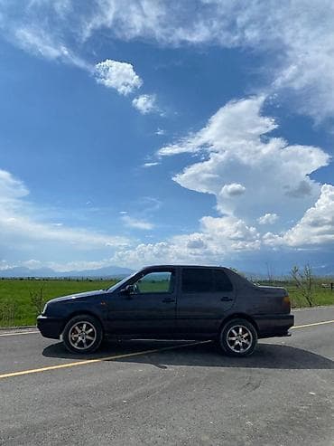 венто на запчасти: Volkswagen Vento: 1993 г., 2 л, Механика, Бензин, Седан — 3