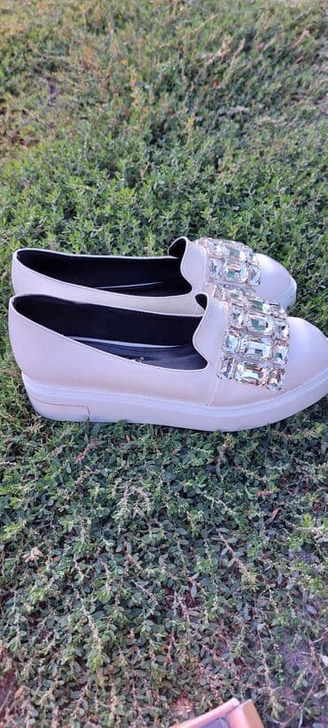 срочно продаю в связи с переездом: Туфли — 3