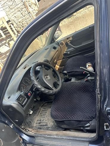 Транспорт: Honda Accord: 1990 г., 0.2 - engine capacity л, Кол менен иштөөчү, Бензин, Седан — 4