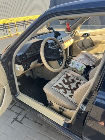 обмен авто с доплатой: Mercedes-Benz : 1986 г., 2.3 л, Автомат, Бензиновая, Седан — 4
