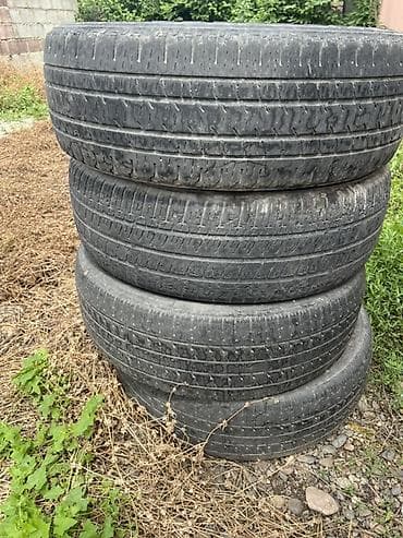 55: Комплект автомобильных шин R17. - Размеры на боковине: 215/55 R17 98V — 4
