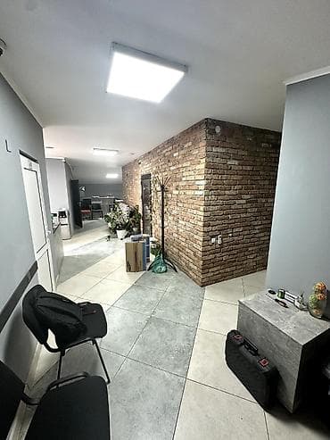 Коммерческая недвижимость: Аренда офисов, 230 м², С отдельным входом, С системой безопасности — 1