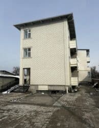 многоквартирный дом барачного типа: Продаю 1 комнатную квартиру под самоотделку - 30 м2. Квартира на — 2