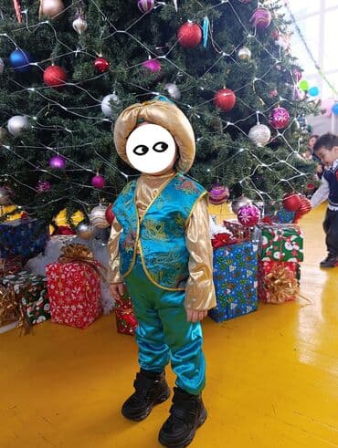 форма зайчика: Костюм султана на 3-4, костюм пирата на 5-6 лет. бу. по 300 сом — 1