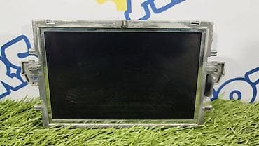 Унаа тетиктери: Mercedes-Benz W212, монитор — 1