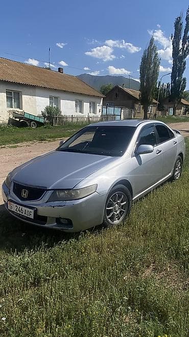Унаа: Honda Accord: 2003 г., 2 л, Кол менен иштөөчү, Бензин, Седан — 3