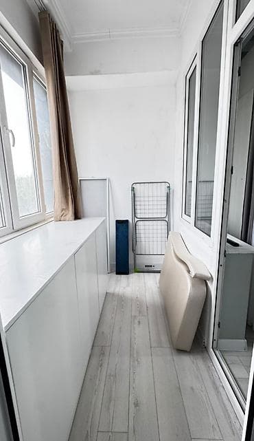 продаю гараж аламедин 1: Срочно продаю 1 к.кв. в Аламедин-1, дом 34/1. Рядом с кафе Жасмин — 3