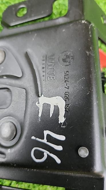 bmw e39 4 4: Замок багажника BMW 2005 г., Б/у, Оригинал, Германия — 2