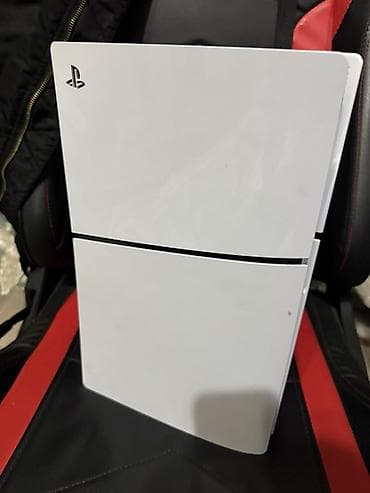 комп для игр: Игровая консоль PlayStation 5 (белая) - Модель: PS5, версия без — 4