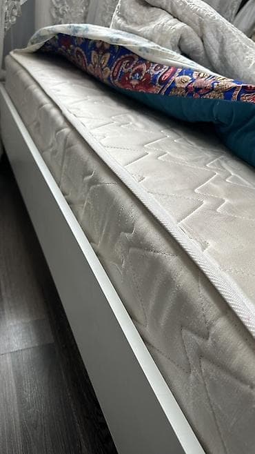 Двуспальная кровать, С мягким изголовьем, длина - 200 см — 4