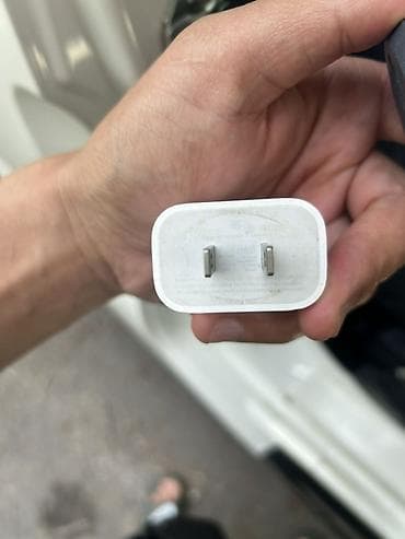 ipad 9 generation: Зарядник в отличном состоянии оригинал Apple IPhone 300 сом без шнура — 2