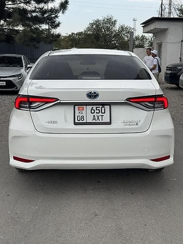 Унаа сатуу: Toyota Corolla: 2023 г., 1.8 л, Вариатор, Гибрид, Седан — 5