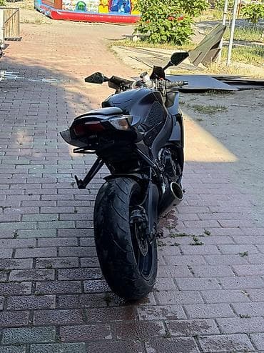 двигатель 125 кубов: Спортбайк Suzuki, 750 куб. см, Бензин, Взрослый, Б/у — 5