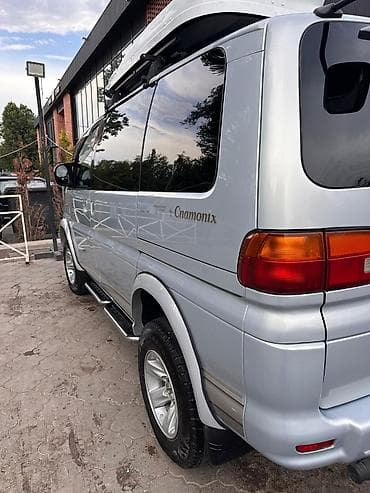 Mitsubishi Space Gear: 2002 г., 3 л, Автомат, Бензин, Минивэн — 4