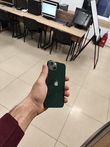 ipod 3 touch: IPhone 13 — 1