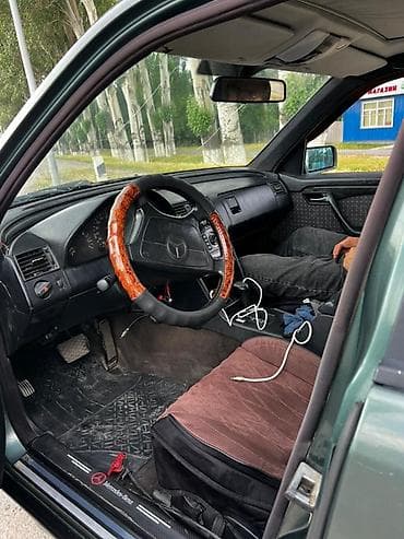 v class: Mercedes-Benz C-Class: 1994 г., 1.8 л, Автомат, Бензин, Седан — 5