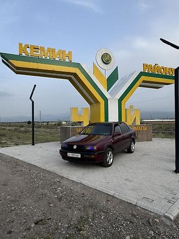 Унаа сатуу: Volkswagen Vento: 1993 г., 1.8 л, Кол менен иштөөчү, Бензин, Седан — 4