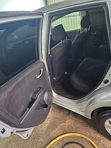 Honda: Honda Fit: 2011 г., 1.3 л, Вариатор, Бензин, Хэтчбэк — 5