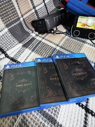 один штук: Продаю трилогию Dark souls, по отдельности не продаю только трилогию — 1