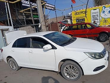 byd e5 цена: BYD E5: 2018 г., Электромобиль, Седан — 3