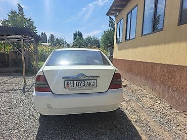 2 4 д: Toyota Corolla: 2004 г., 1.3 л, Механика, Бензин, Седан — 4