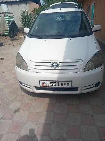 авенсус версо: Toyota Avensis Verso: 2002 г. — 4