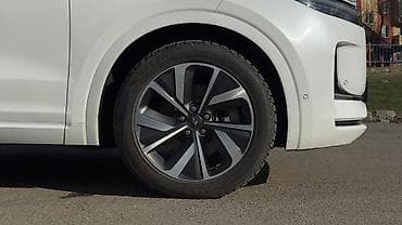 i5 12400f: Lixiang One: 2021 г., Гибрид, Кроссовер — 5