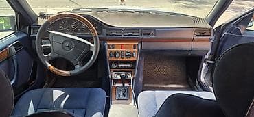 времени: Mercedes-Benz W124: 1990 г., Седан — 5