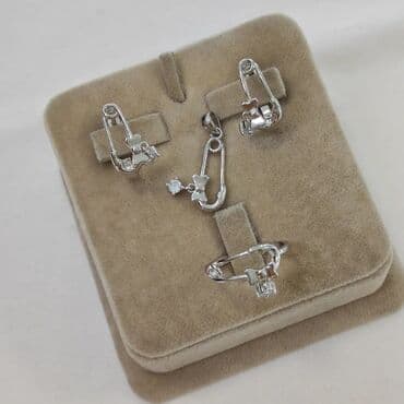 свадебные платья от производителя: Новая коллекция Комплект Булавка Серебро 925 пробы Цена 3500 сом — 3