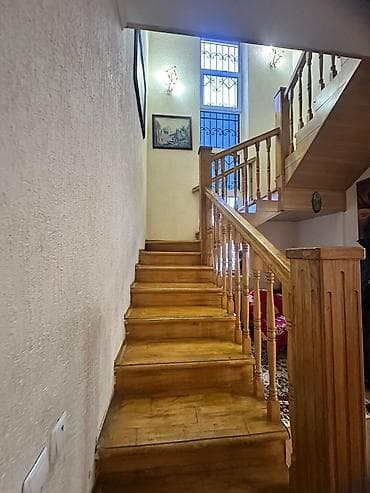 район ала тоо: Продаётся дом в ж/м Ала Тоо 5 соток,дом 193м2 •Дом из кирпича — 5