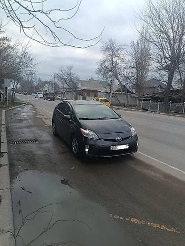 prius: Toyota Prius: 2013 г., 1.8 л, Вариатор, Гибрид, Хэтчбэк — 4